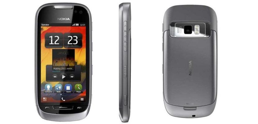 Nokia 701 (2)