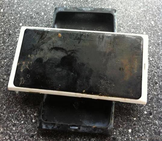 Lumia-800TT