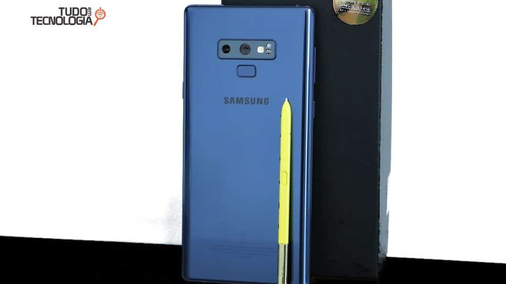 cropped-Galaxy-Note-9-design.jpg
