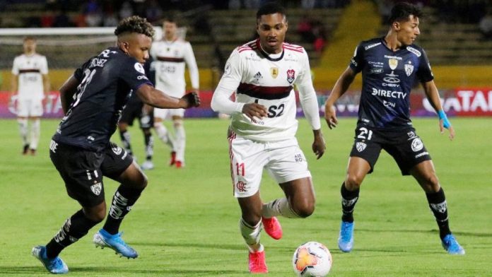 vitinho-em-campo-pelo-flamengo-contra-o-independiente-del-valle-1582290786253_v2_900x506
